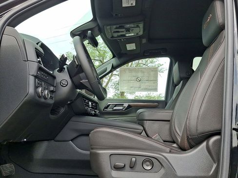 New 2025 Chevrolet Tahoe High Country AWD/4WD image 14