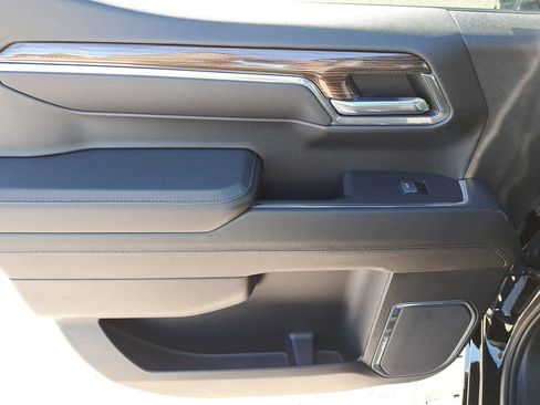 Used 2023 Chevrolet Silverado 1500 LT image 7