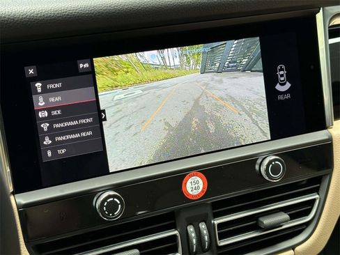 Used 2025 Porsche Macan image 25