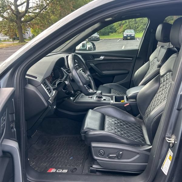 Used 2018 Audi SQ5 Premium Plus w/ S Sport Package AWD/4WD image 5