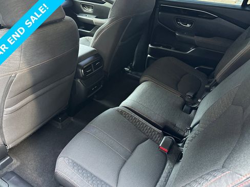 Used 2023 Honda Pilot Sport image 12