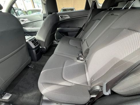 Used 2025 Kia Sportage LX image 25