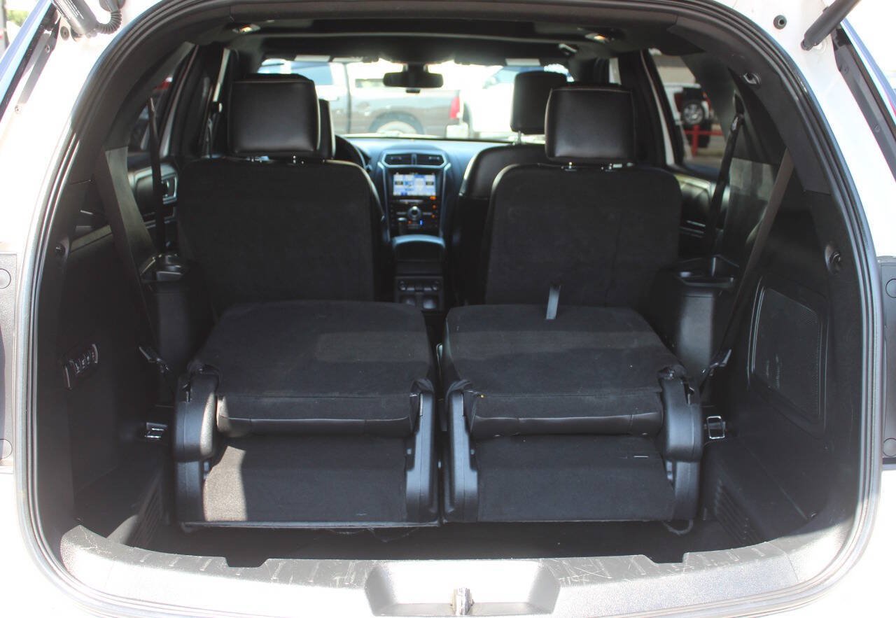 Used 2018 Ford Explorer Platinum AWD/4WD image 16