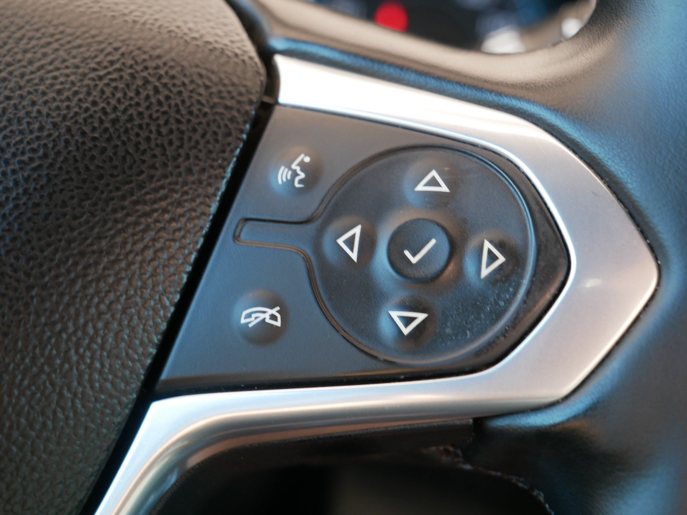 Used 2023 Chevrolet Traverse LT AWD/4WD image 29