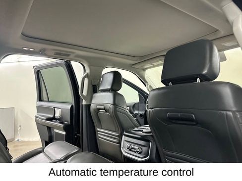 Used 2025 Ford Expedition Active AWD/4WD image 22