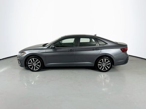 Used 2025 Volkswagen Jetta SE FWD image 6