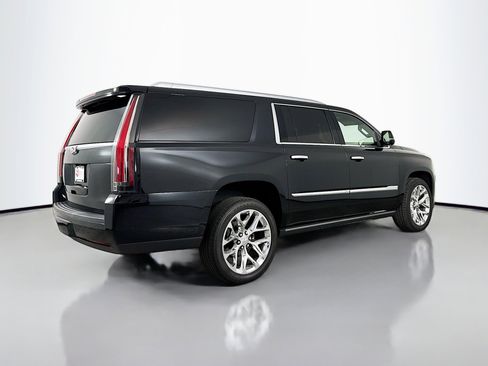 Used 2019 Cadillac Escalade ESV Platinum AWD/4WD image 6