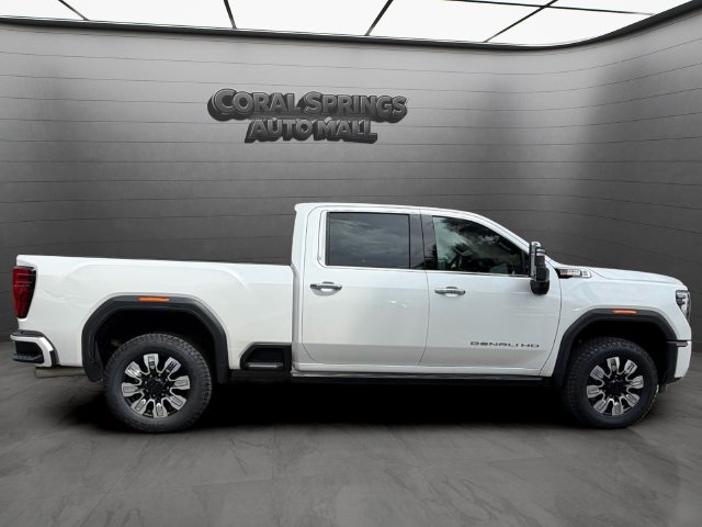 Used 2025 GMC Sierra 2500 Denali w/ Denali Reserve Package AWD/4WD image 8
