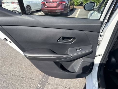 Used 2024 Nissan Sentra SV FWD image 14