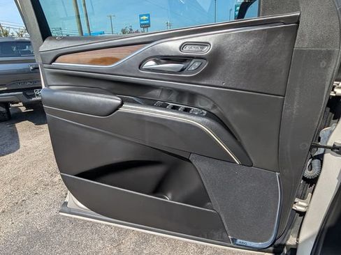 Used 2023 Cadillac Escalade Premium Luxury Platinum AWD/4WD image 15
