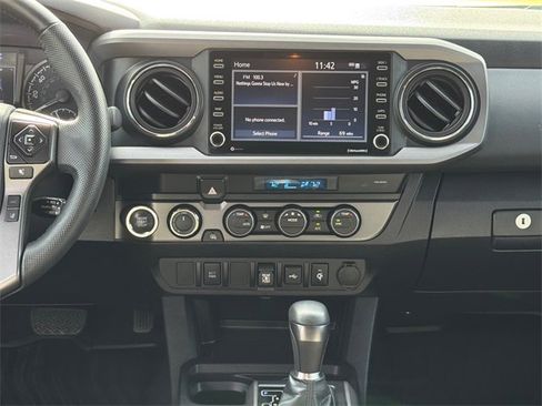 Used 2023 Toyota Tacoma TRD Off-Road image 14