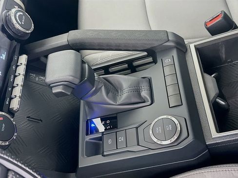 Used 2025 Toyota Tacoma SR5 image 17