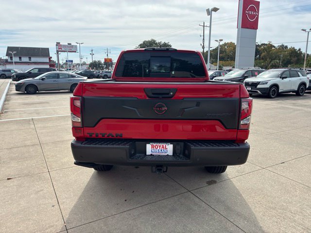 Used 2024 Nissan Titan PRO-4X w/ Pro-4x Convenience Package AWD/4WD image 6
