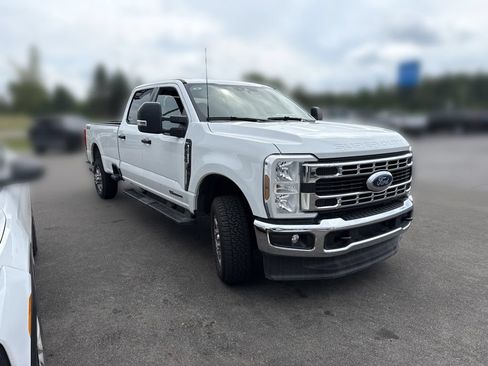 Used 2025 Ford F350 XLT AWD/4WD image 6