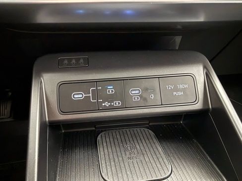 Used 2025 Hyundai Kona Limited image 35