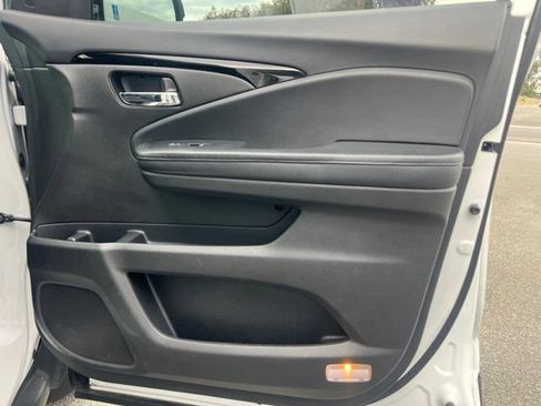 Used 2020 Honda Pilot Elite image 38