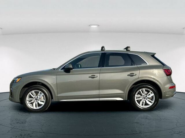 Used 2023 Audi Q5 2.0T Premium w/ Convenience Package AWD/4WD image 3