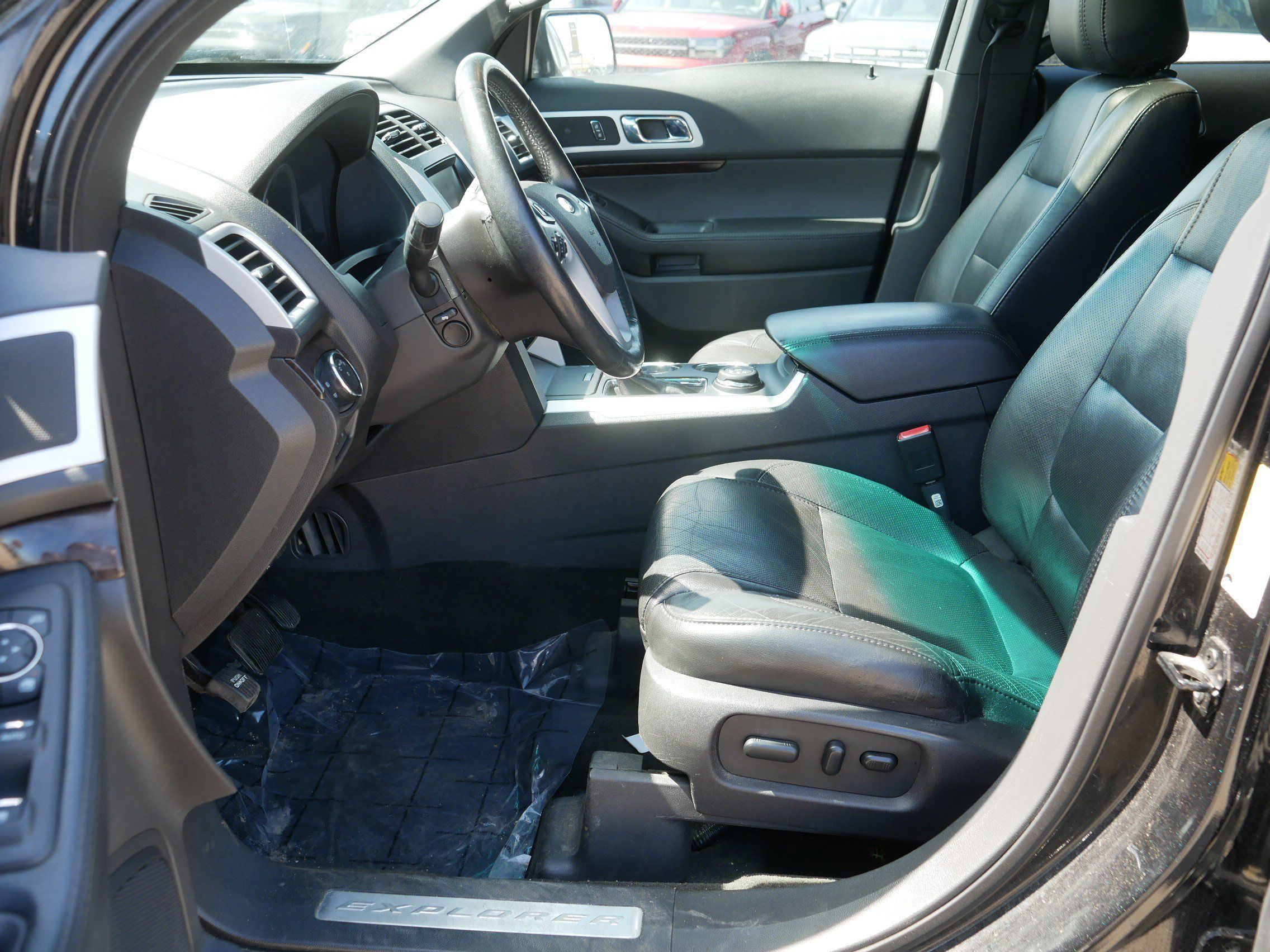 Used 2014 Ford Explorer Limited w/ Equipment Group 302A AWD/4WD image 12