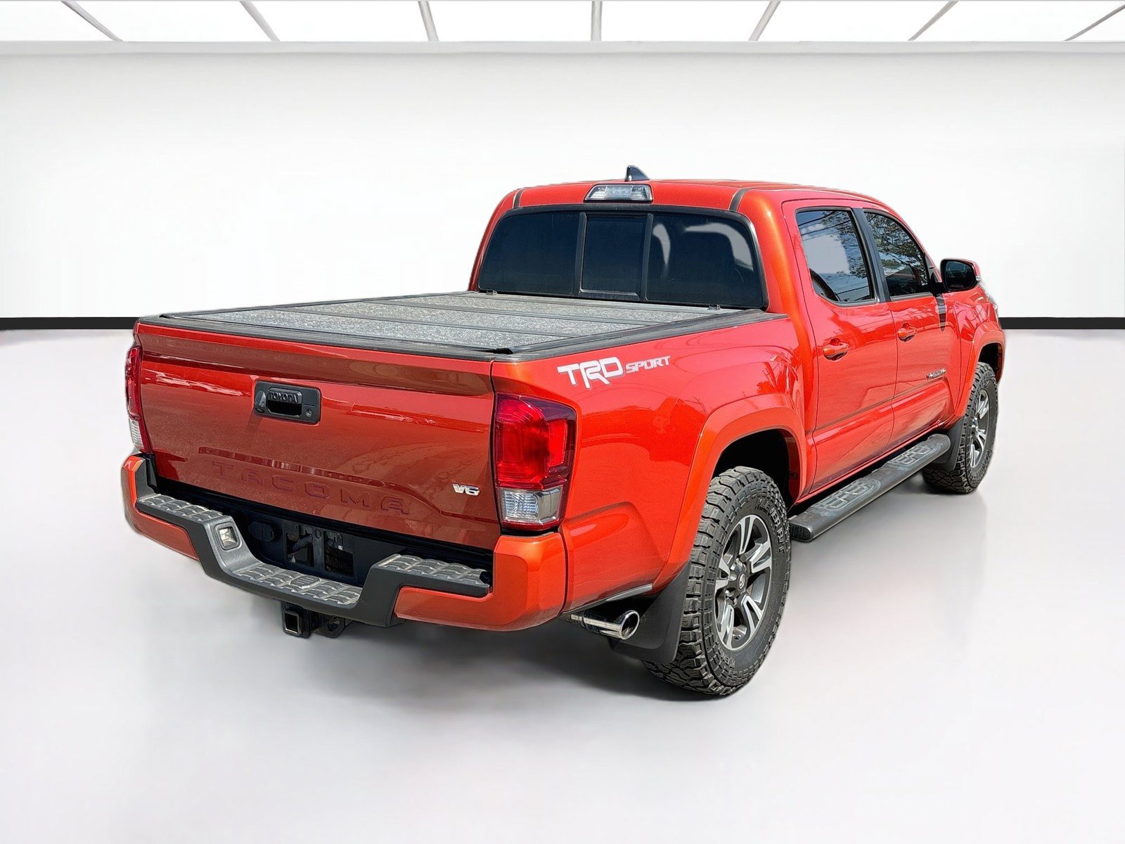 Used 2016 Toyota Tacoma TRD Sport w/ Towing Package RWD image 4