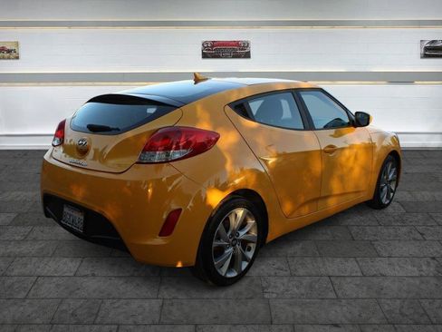 Used 2017 Hyundai Veloster FWD image 7
