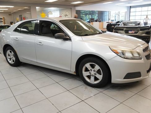 Used 2013 Chevrolet Malibu LS FWD image 13