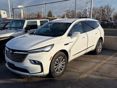 Used 2024 Buick Enclave Premium image 9