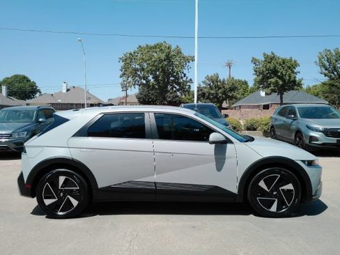 Used 2025 Hyundai Ioniq 5 SE RWD image 5