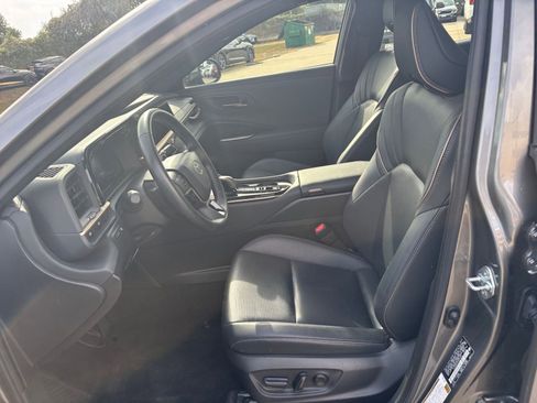 Used 2025 Toyota Crown XLE image 63