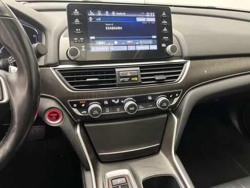 Used 2020 Honda Accord Touring image 18