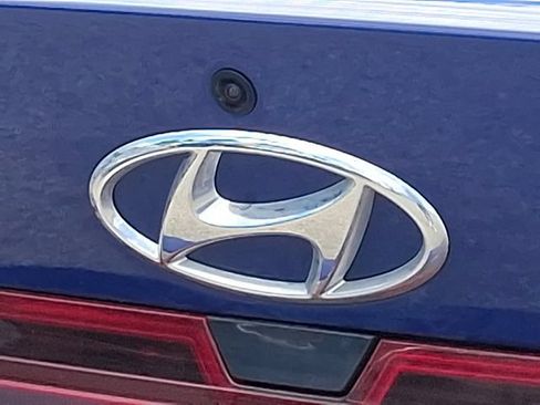 Certified 2022 Hyundai Elantra SE FWD image 28