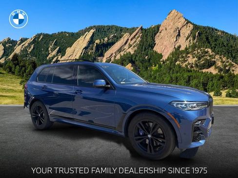 Used 2022 BMW X7 xDrive40i w/ M Sport Package AWD/4WD image 1