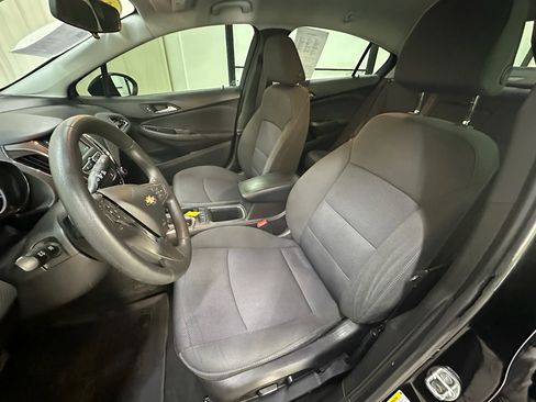 Used 2019 Chevrolet Cruze LT w/ Convenience Package image 21