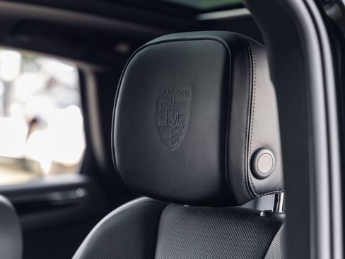 Certified 2026 Porsche Macan AWD/4WD image 28