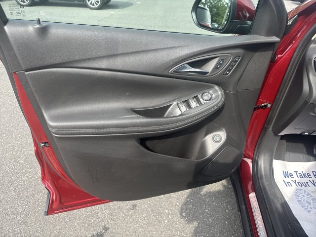 Used 2023 Buick Encore GX Essence w/ Experience Buick Package AWD/4WD image 21