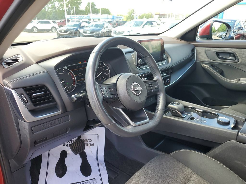 Used 2022 Nissan Rogue S AWD/4WD image 7