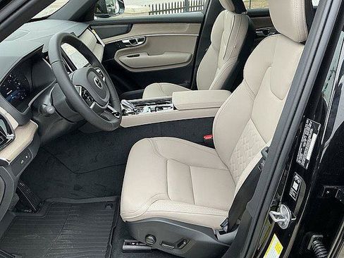 New 2026 Volvo XC90 T8 Plus w/ Protection Package Premier AWD/4WD image 15