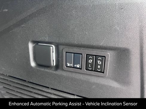 Used 2024 GMC Yukon XL Denali AWD/4WD image 18