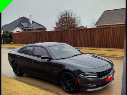 Used 2018 Dodge Charger R/T w/ Navigation & Travel Group image 3
