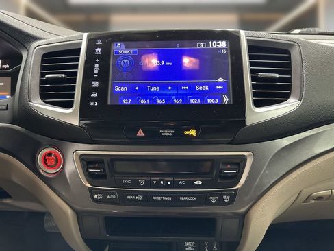 Used 2018 Honda Pilot EX image 18