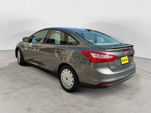 Used 2014 Ford Focus SE FWD image 3