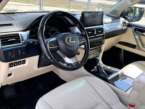 Used 2022 Lexus GX 460 Premium w/ Premium Package image 17
