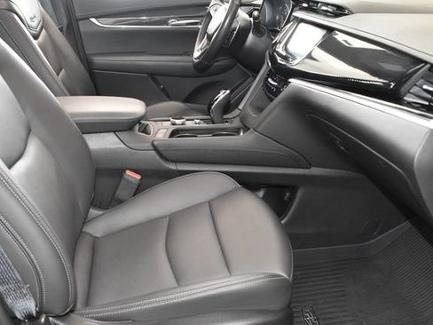 Used 2024 Cadillac XT6 Sport w/ Technology Package AWD/4WD image 10