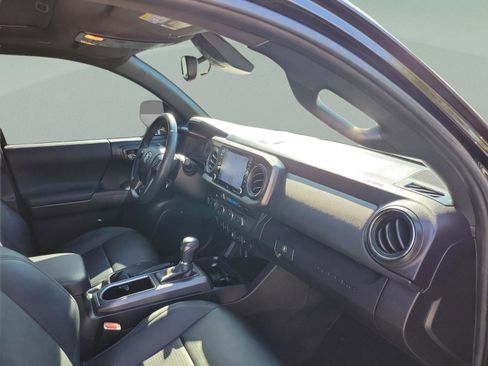 Used 2023 Toyota Tacoma TRD Sport w/ TRD Premium Sport Package AWD/4WD image 8