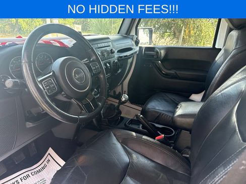 Used 2015 Jeep Wrangler Unlimited Sahara AWD/4WD image 6