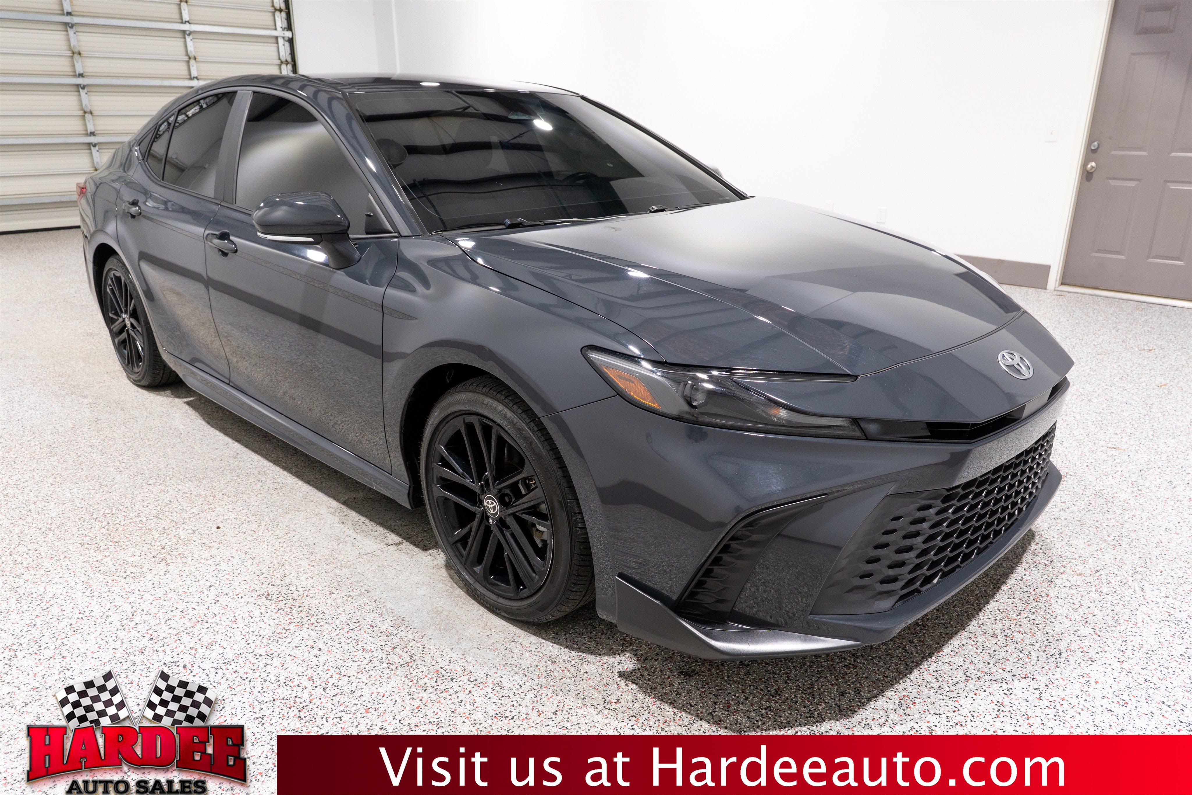 Used 2025 Toyota Camry SE FWD image 6