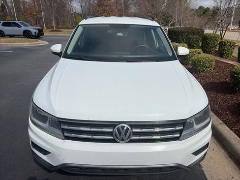 Used 2018 Volkswagen Tiguan S image 4