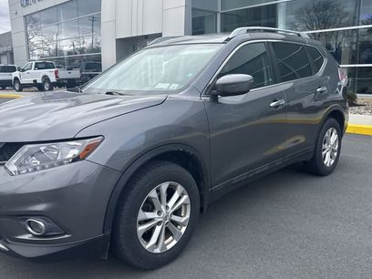 Used 2016 Nissan Rogue SV
