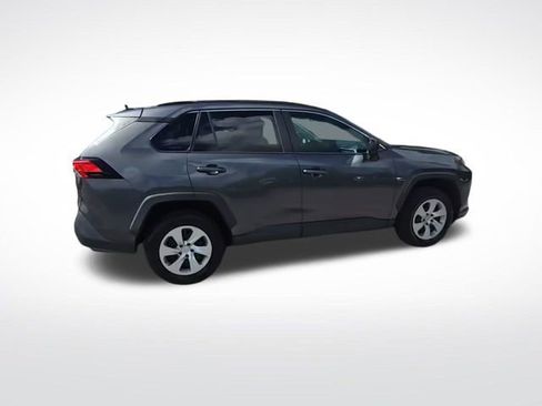 Used 2021 Toyota RAV4 LE image 5