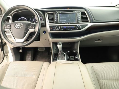 Used 2016 Toyota Highlander Limited FWD image 18