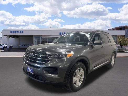 Used 2020 Ford Explorer XLT w/ Class III Trailer Tow Package image 7